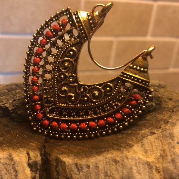 Antique Gold color Heart shape - Picture 2 of 3